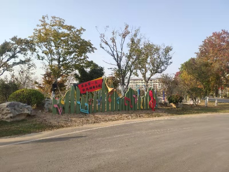 景區(qū)標(biāo)識設(shè)計(jì)制作，給游客一個(gè)美好的旅行體驗(yàn)!