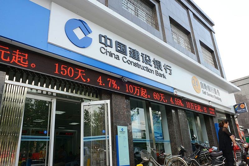 標識公司分享：門頭燈箱的作用有哪些？-千帆標識，行業(yè)經(jīng)驗15年，為400+企業(yè)或市政單位提供標識系統(tǒng)解決方案。