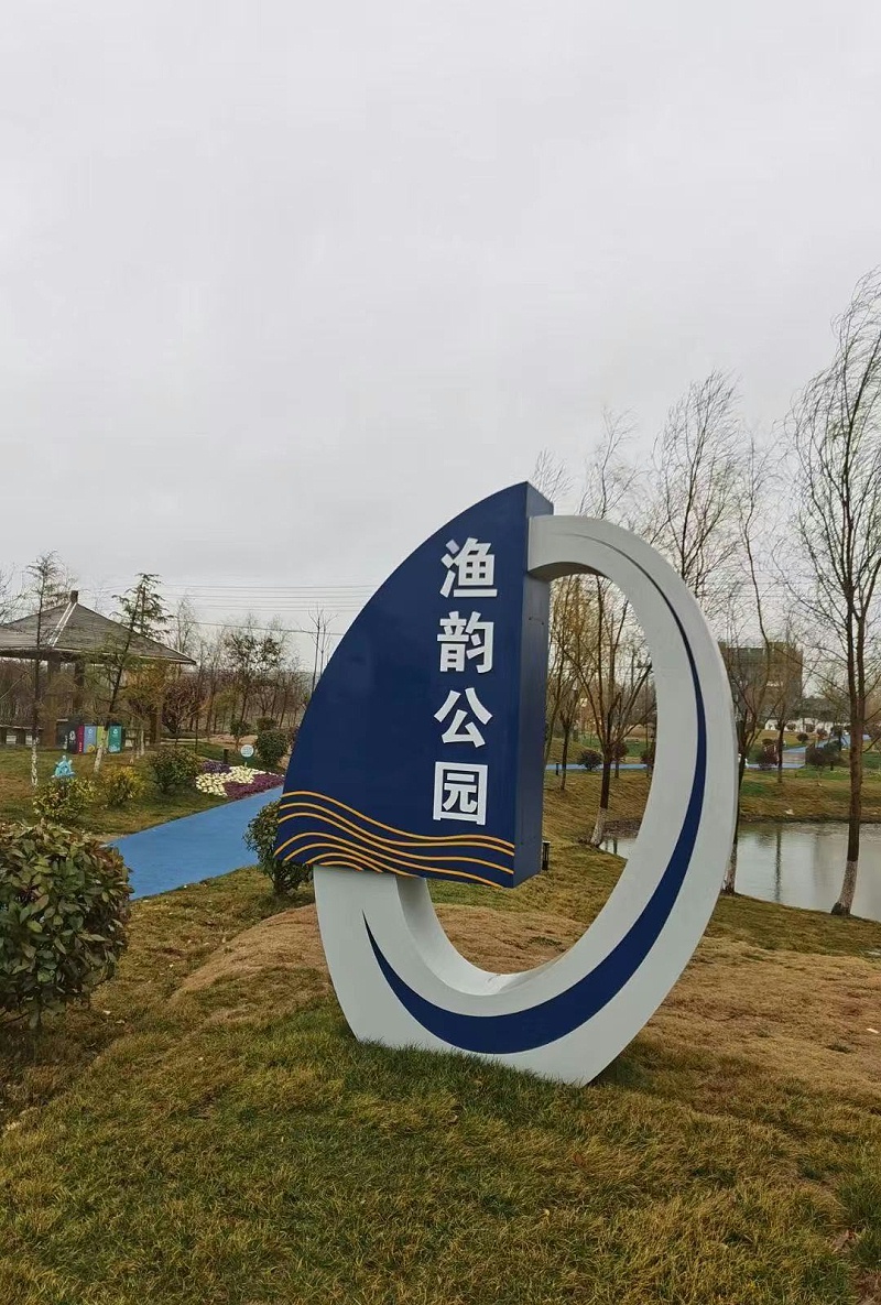 旅游景區(qū)不銹鋼雕塑的現(xiàn)狀和未來行情-千帆標(biāo)識，行業(yè)經(jīng)驗(yàn)15年，為400+企業(yè)或市政單位提供標(biāo)識系統(tǒng)解決方案。